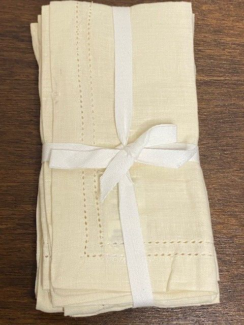 Williams Sonoma Set of 4 Double Hemstitch 20 x 20 Napkins, Pale Yellow