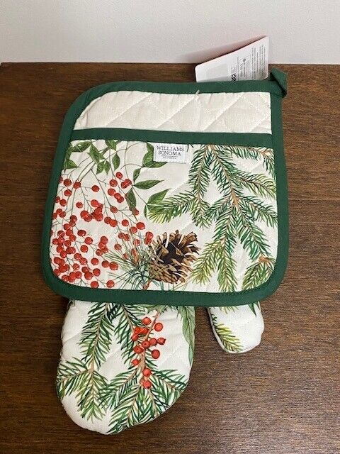 Williams Sonoma Woodland Berry Mitt & Potholder Set