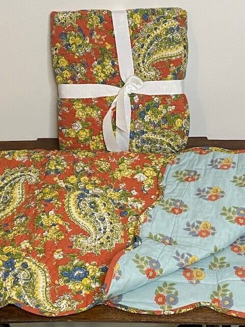 Pottery Barn Set of 2 Scalloped Reversable Quilted Euro Shams, Vintage