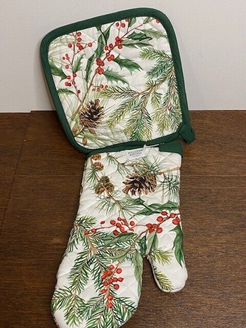 Williams Sonoma Woodland Berry Mitt & Potholder Set