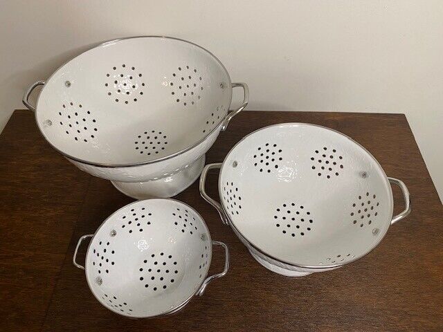 Pottery Barn Golden Rabbit Enamel Colanders - Set of 3, White