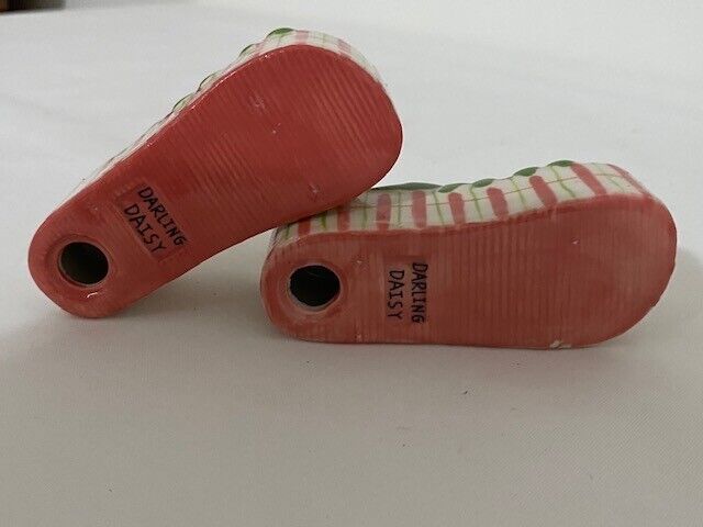 Flip Flops salt and pepper Shakers Peach and green with flowers