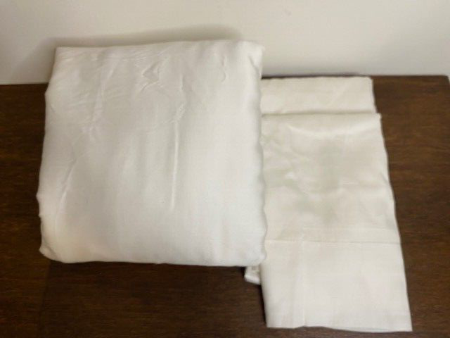 Pottery Barn K/CK TENCEL™ Essential Duvet Cover & 2 K Pillowcases, White