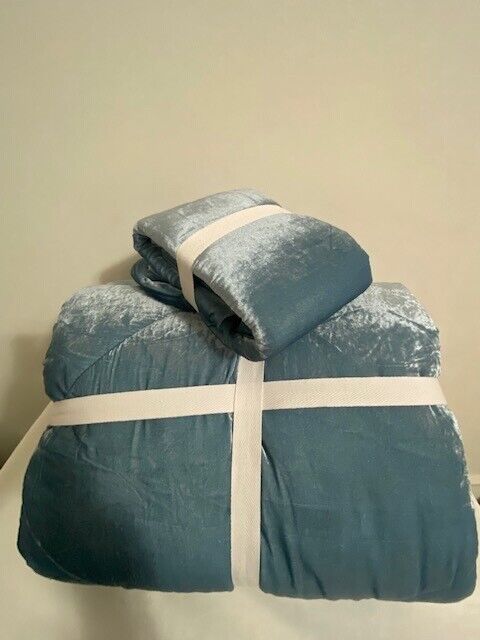 Pottery Barn Crinkled Velvet Quilt and 1 Standard Sham. Twin-Light Blue