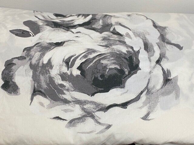 Pottery Barn Teen Queen Emily & Meritt Bed of Roses Duvet Cover - Black & Ivory