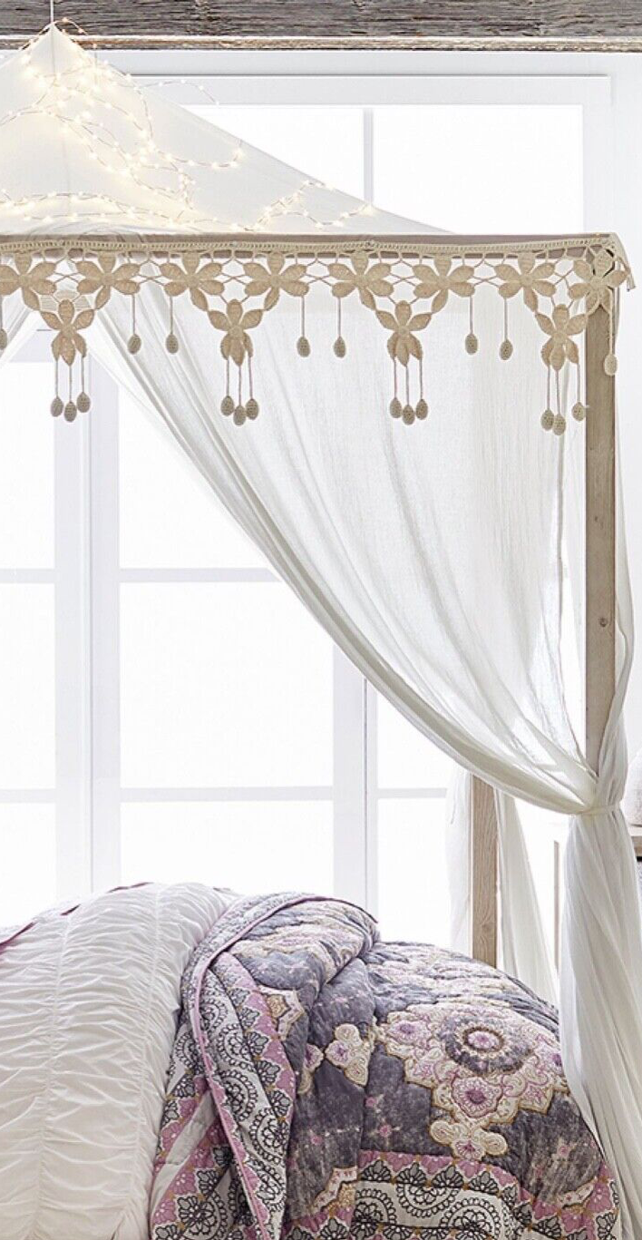 Pottery Barn Teen Casual Boho Canopy, White