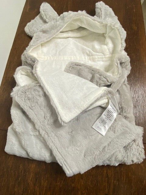 Pottery Barn Kids Faux Fur Elephant Baby Hooded Towel 34 x 23 in