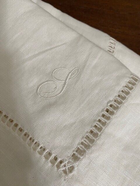 Pottery Barn 22 x 22in 100% Monogramed "G" Linen Napkin set of 4