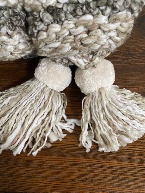 Pottery Barn Chunky Knit Throw with Pom Pom Tassels, 50 x 60