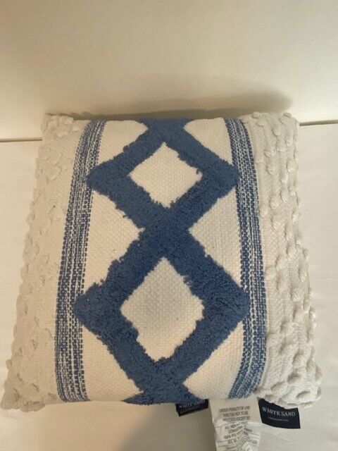 JQueen White Sand Serene Pillow 18 x 18in, Blue