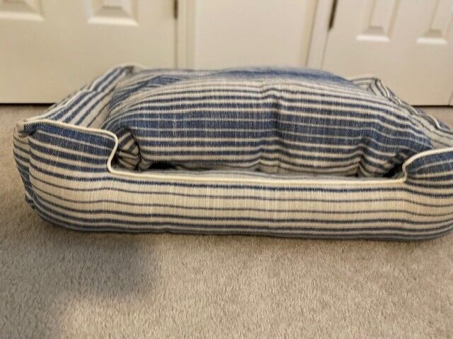 Jax & Bones, Hampton Navy Lounge Bed- Medium