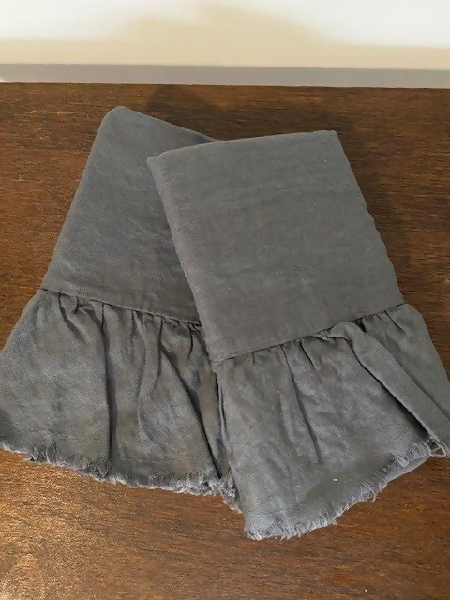 Pottery Barn Set of 2 Belgian Flax Linen Fringe Ruffled King Shams, Charcoal